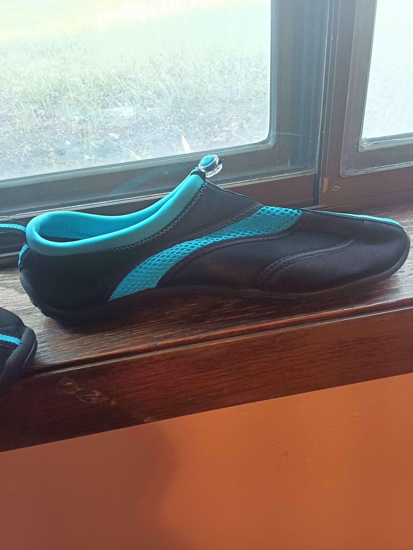 Man athletic shoes , running , yoga , size 910US